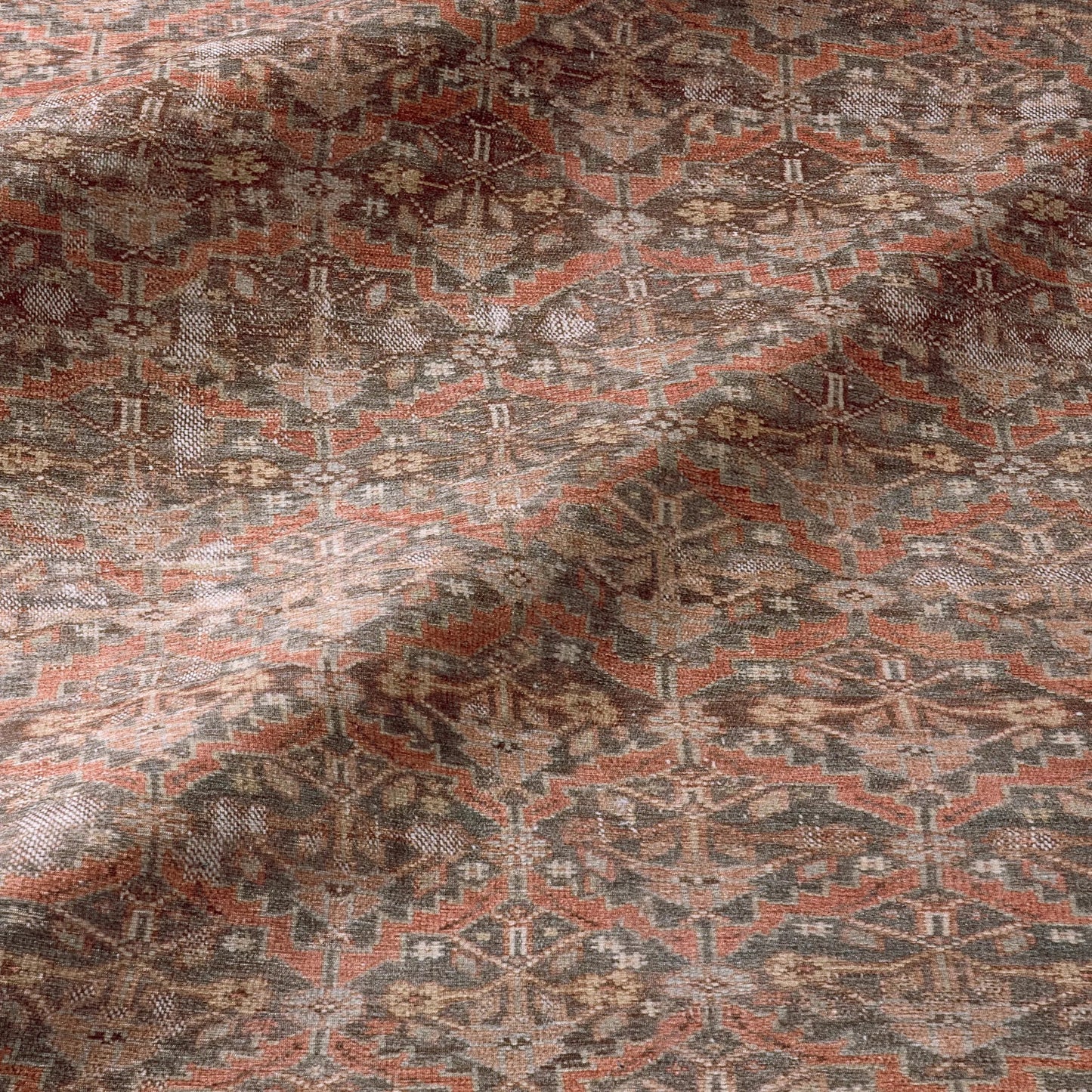 008 SI-2354486,SI-2354487,SI-2354488,SI-2354489,SI-2354490,SI-2354491,SI-2386135 | Closeup | Garcia GAR08 Rug by Jaipur Living in brown, red, beige. Made from 100% polyester in a unique style.