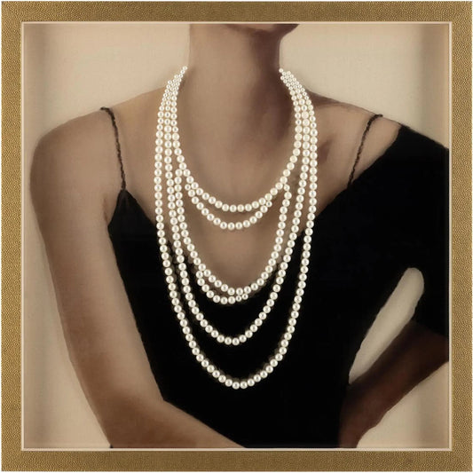 Tania Bello's Onyx by John-Richard in gold. Made from unique in a unique style.
