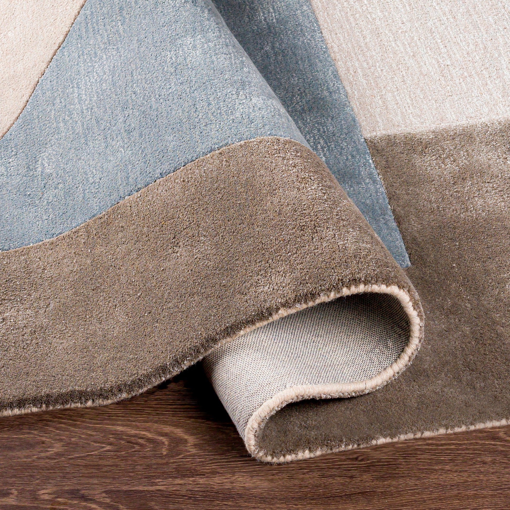 Glasgow Rug by Surya in gray, light gray, denim, black, light beige, camel. Made from 60% viscose, 40% wool in a modern style.