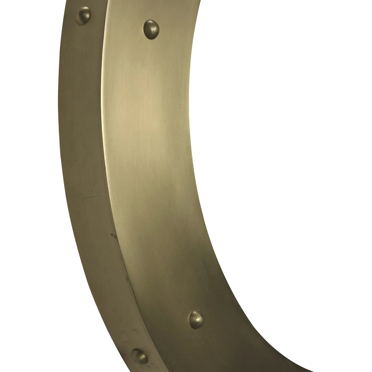 018 S-334542 | Closeup | Clay Mirror by Noir. Made from metal in a modern style.