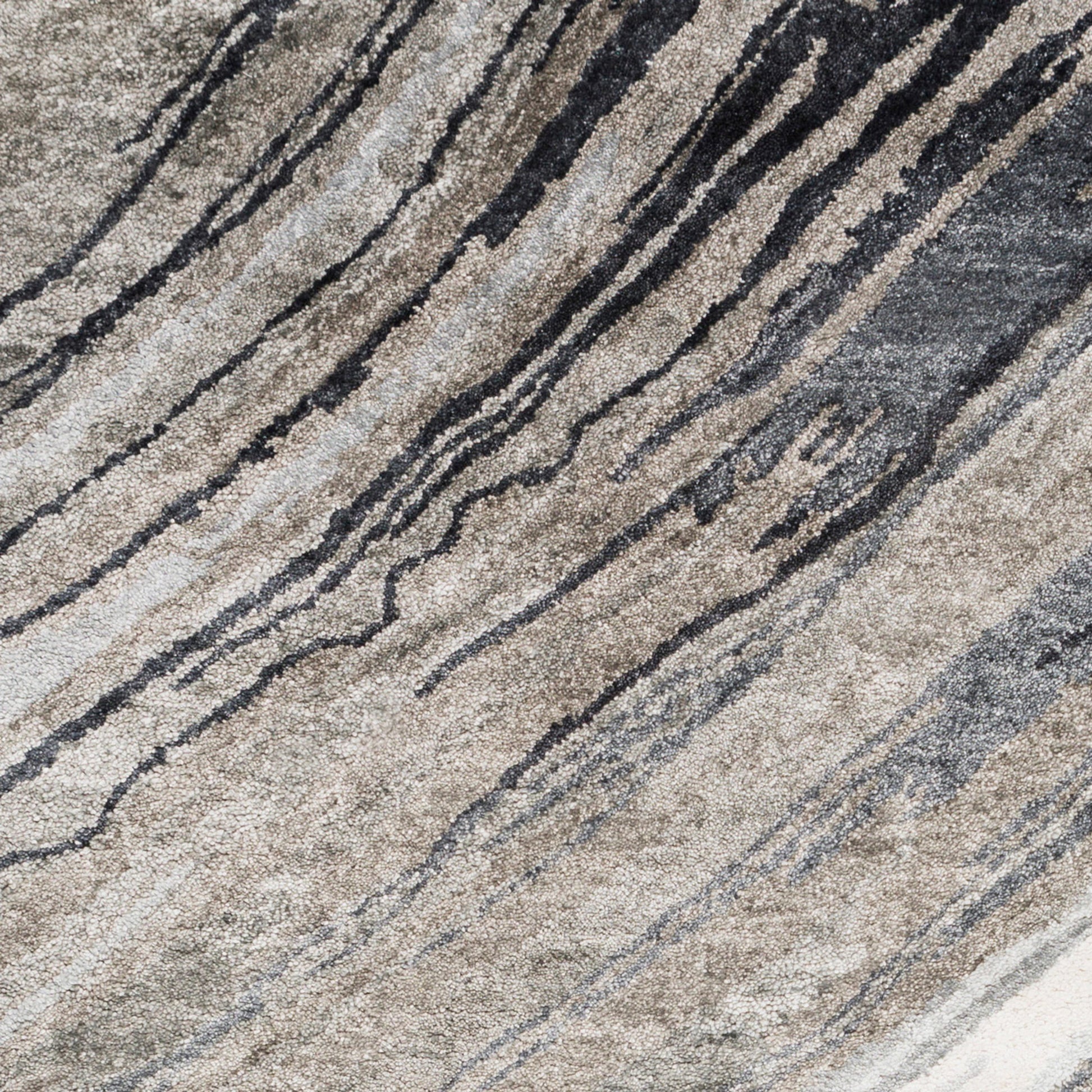 Souk GMN-4051 Rug by Surya in charcoal, gray, light slate, off-white. Made from unique in a unique style.