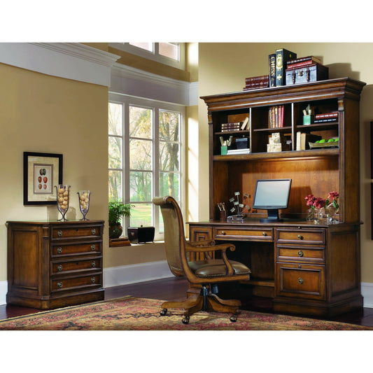 Brookhaven Desk Chair by Hooker Furniture in brown and cherry. Made from cherry veneers with split grain leather in a transitional style.