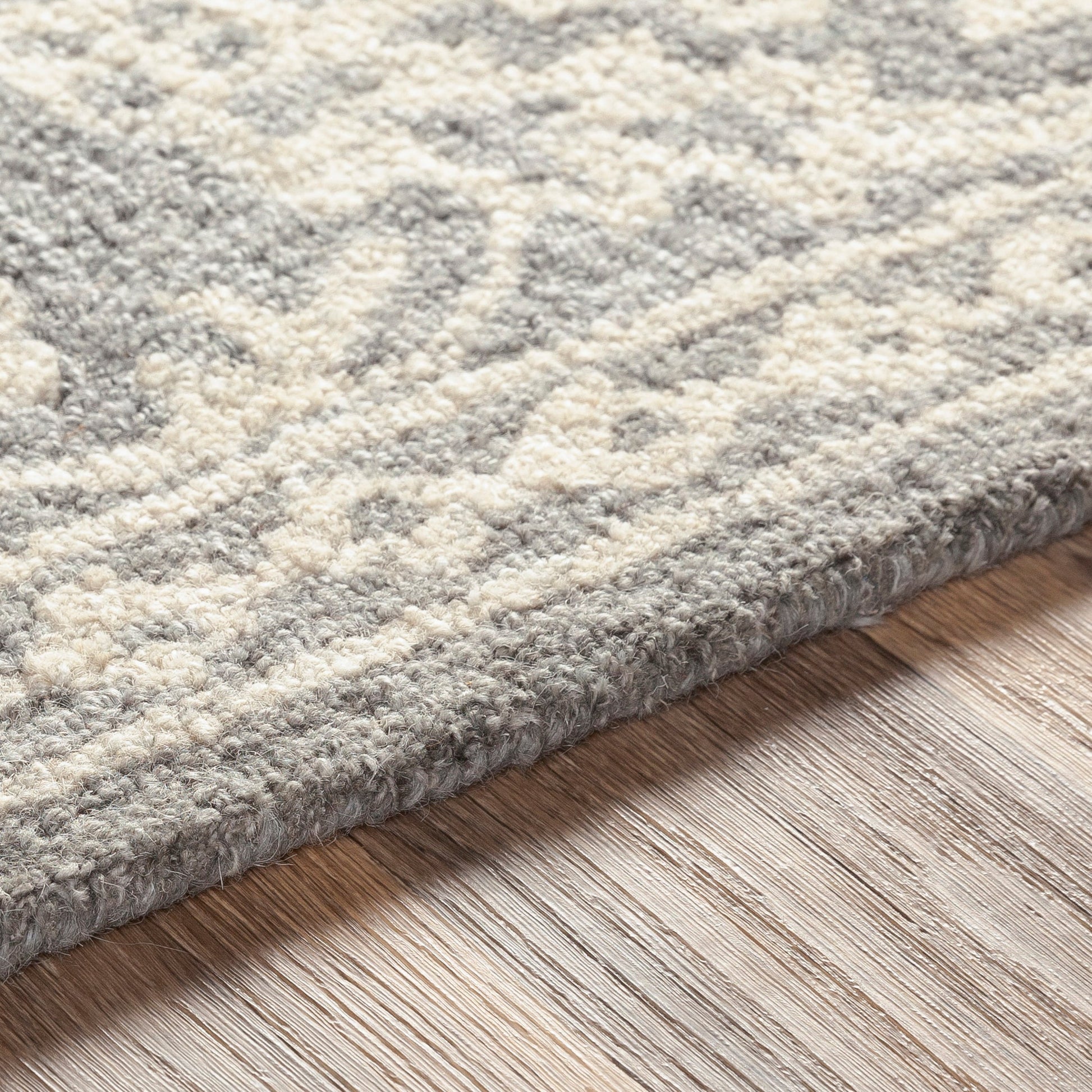 Granada Rug - 23802 by Livabliss. Made from 100% wool in a unique style.