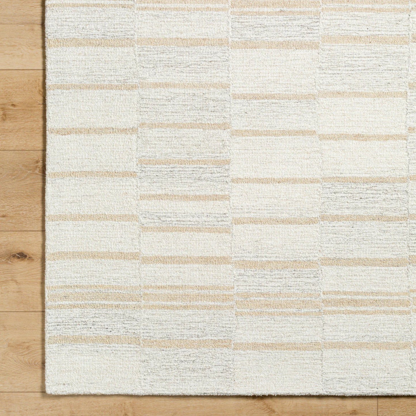 008 SI-2048035,SI-2048036,SI-2048037,SI-2048038 | Closeup | Granada EVP-2312 Rug by Livabliss. Made from face: 100% wool in a unique style.
