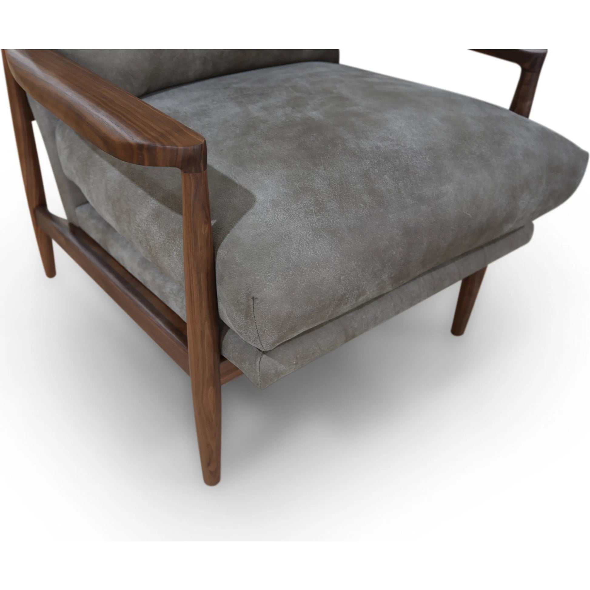 Arturo Accent Chair by Moe's Home Collection. Made from 100% top grain leather, solid walnut frame, high density foam seat, back with webbing suspension in a transitional style.