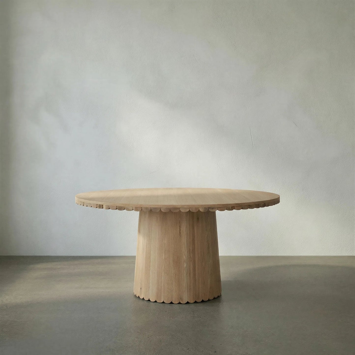 011 SI-2137028 | Lifestyle | Lane Dining Table by Noir in clear flat. Made from white oak in a modern style.