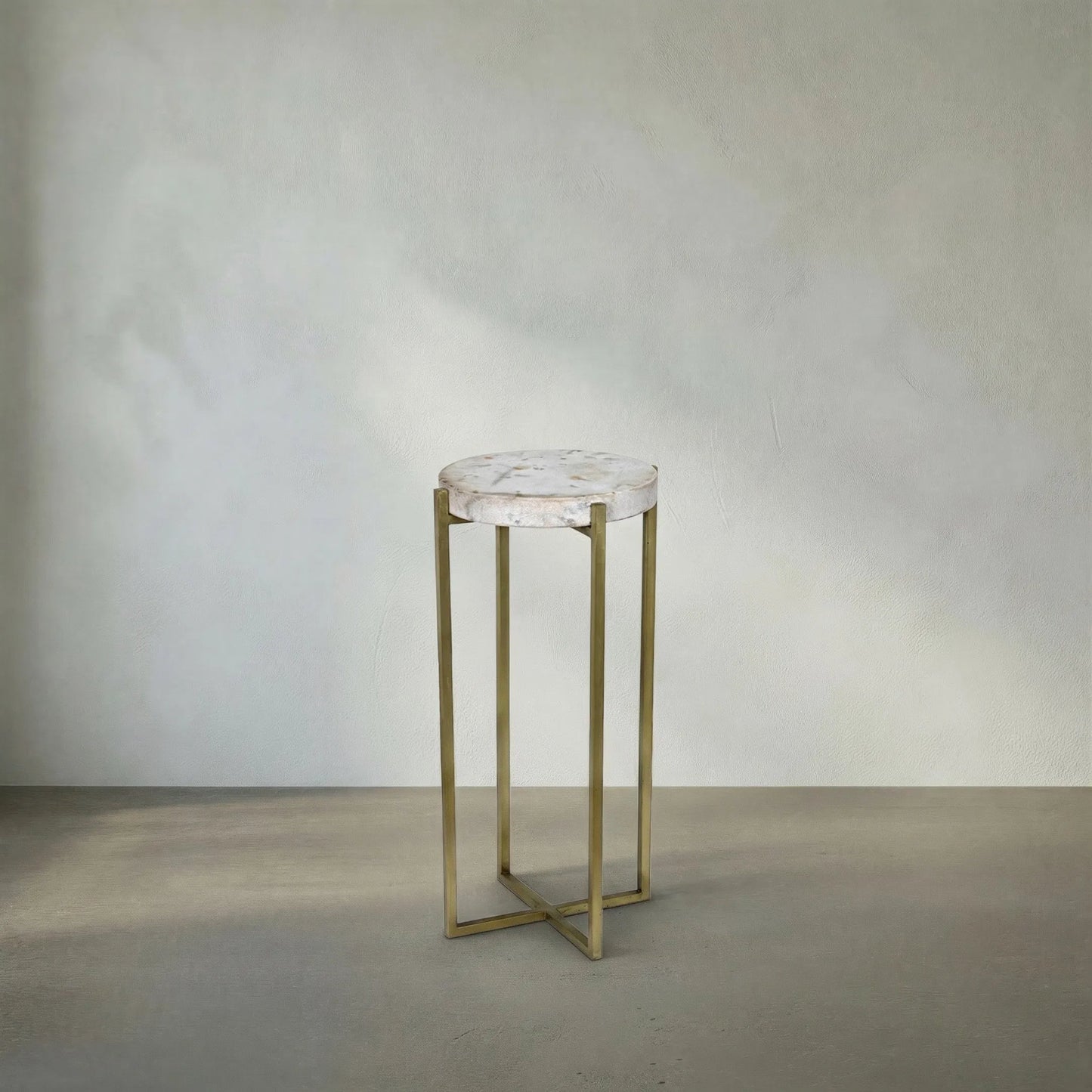 015 S-335477 | Lifestyle | Soho Side Table by Noir in antique brass. Made from metal, quartz in a transitional style.