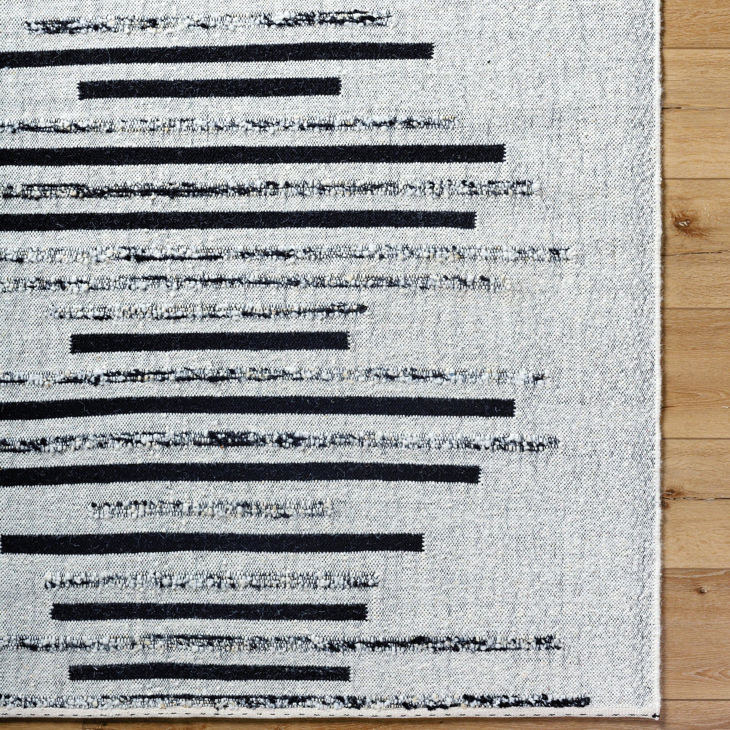 006 SI-2131749,SI-2131750,SI-2131751,SI-2131752 | Closeup | Goteborg GTG-2301 Rug by Surya in ivory, black. Made from face: 80% wool, 20% cotton, warp: 20% cotton in a unique style.