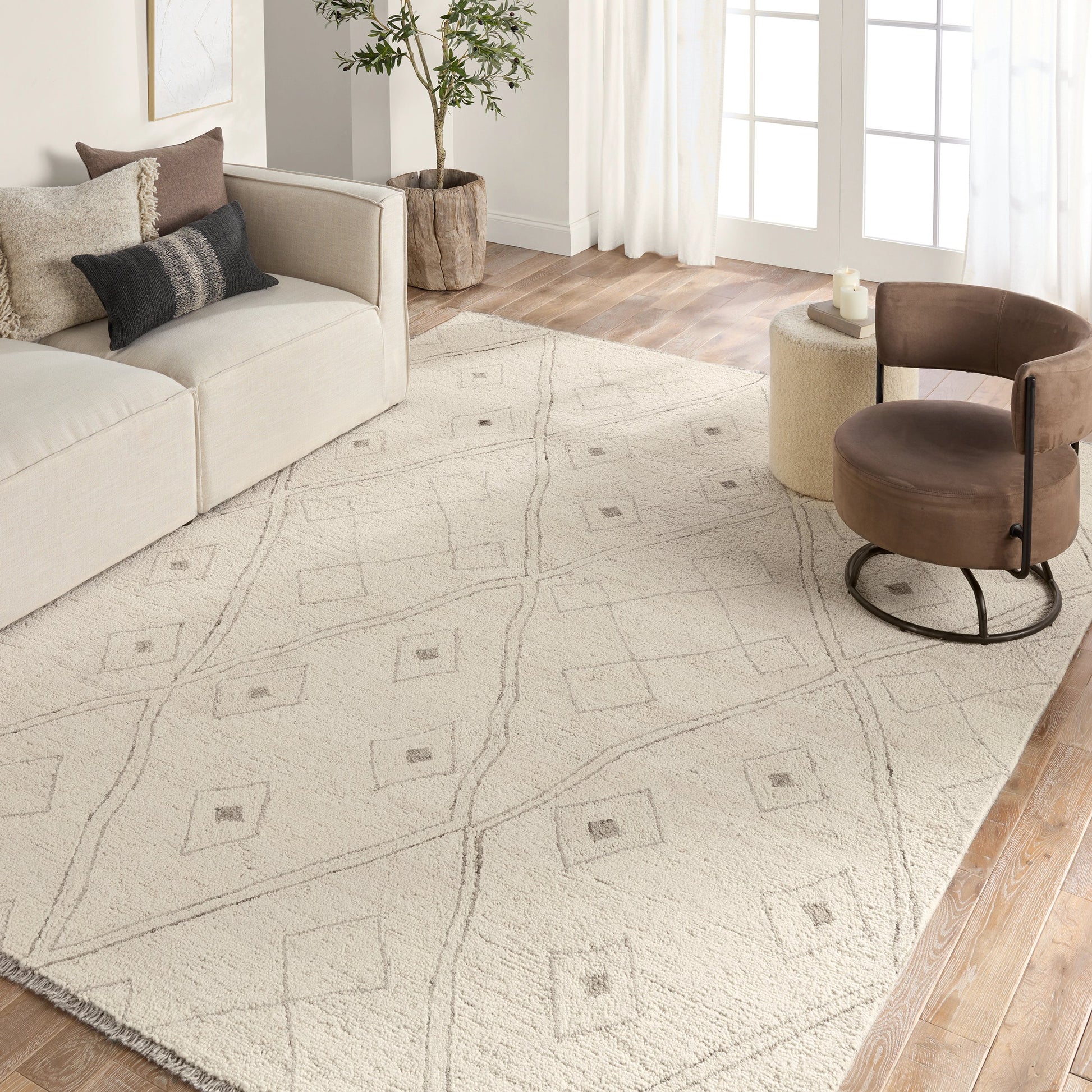 Hadi HAD02 Rug by Jaipur Living in ivory, gray. Made from 100% wool in a unique style.