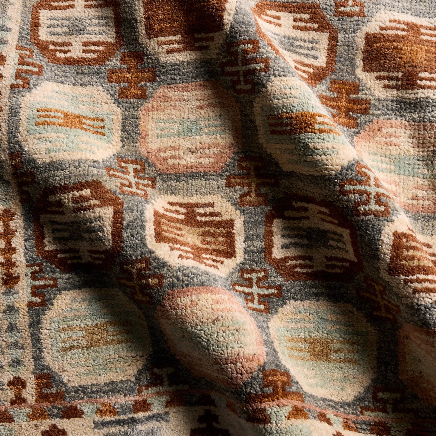 005 SI-2123563,SI-2123564,SI-2123565,SI-2123566 | Closeup | Hazan HAZ01 Rug by Jaipur Living in orange, slate. Made from 100% wool in a unique style.
