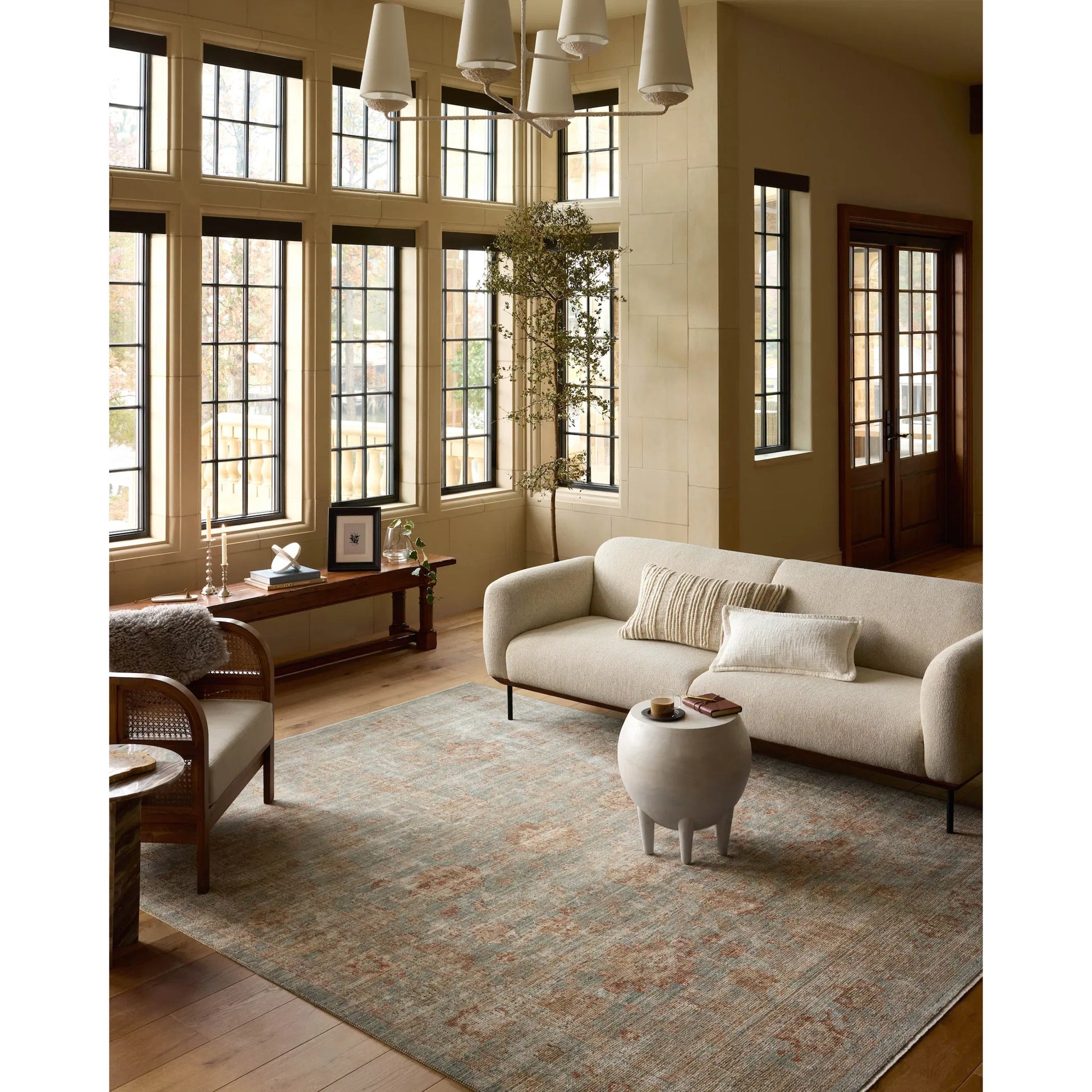 Heritage HER-06 Rug by Loloi in aqua, terracotta. Made from 90% bi-constituent fiber (90% polypropylene, 10% polyester), 10% wool pile in a unique style.