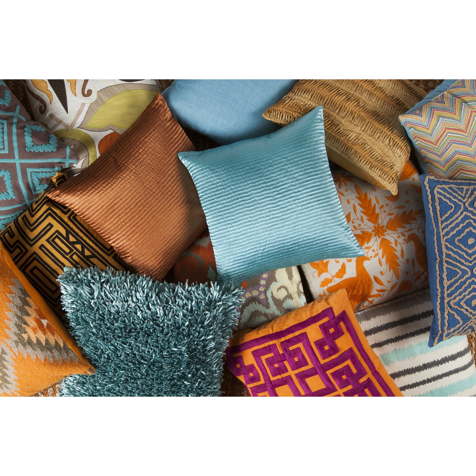 Solid Luxe Pillow - 6637 by Surya. Made from 100% polyester in a modern style.