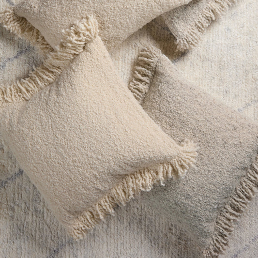 Highland Kinsey Pillow by Jaipur Living in light gray. Made from 100% wool in a modern style.