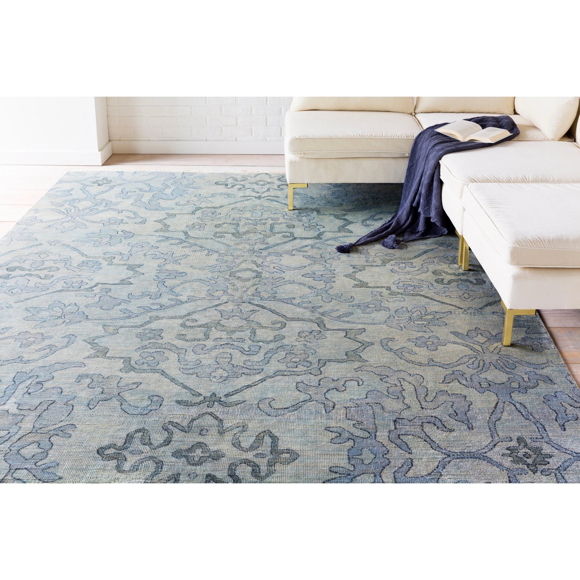 Hillcrest HIL-9036 Rug by Surya. Made from 100% new zealand wool in a unique style.