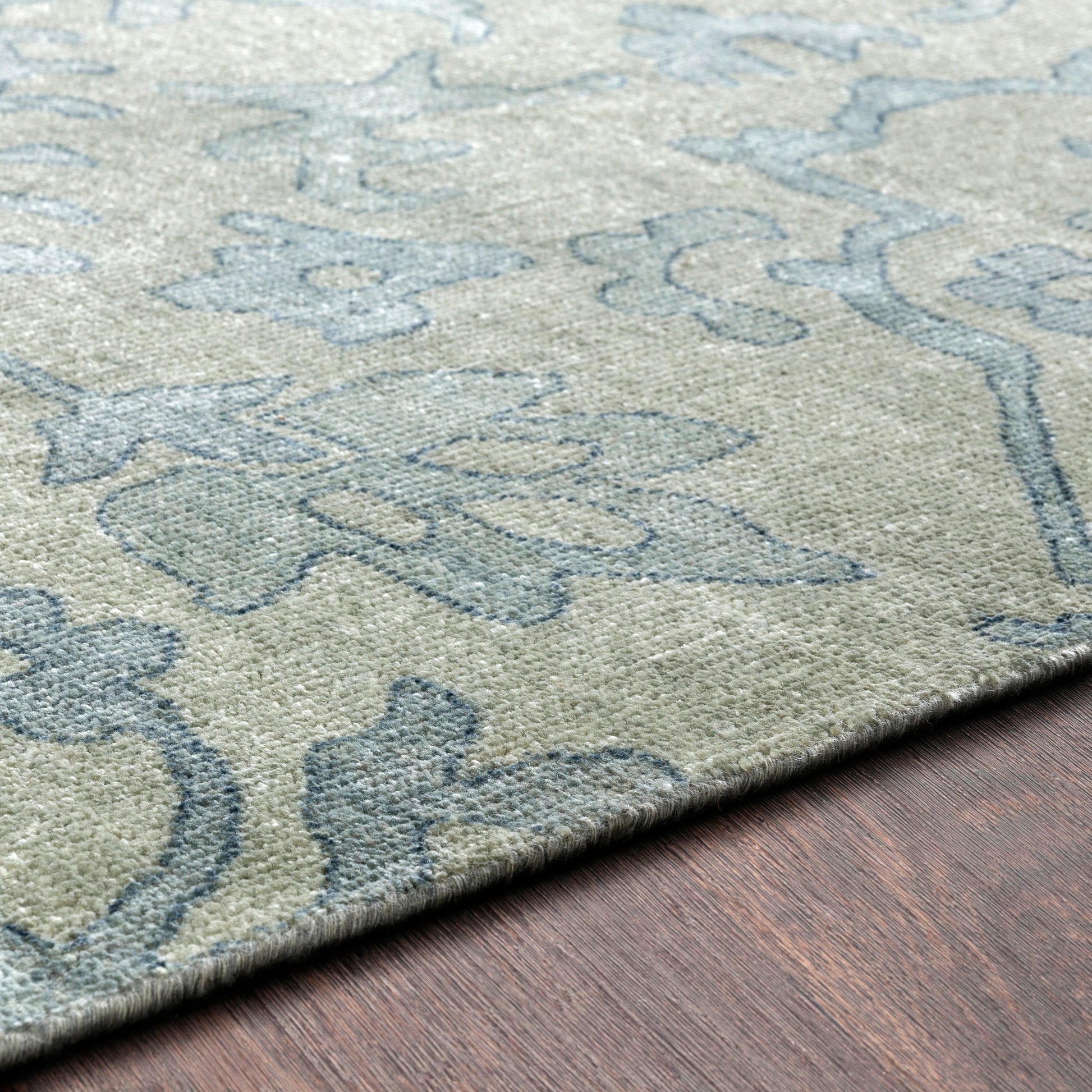Hillcrest HIL-9036 Rug by Surya. Made from 100% new zealand wool in a unique style.