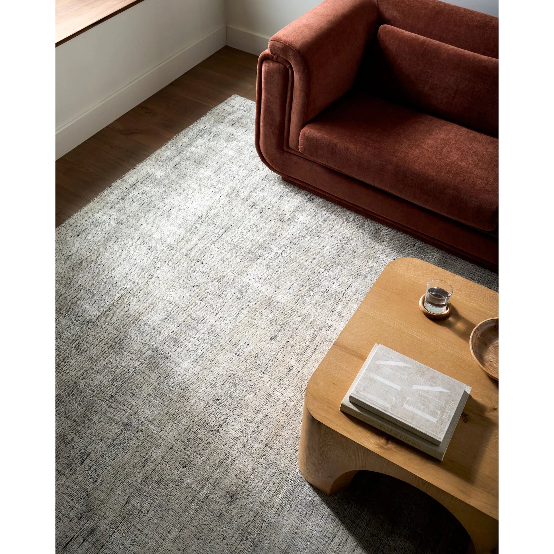 Helen HLE-2304 Rug by Surya. Made from 50% viscose, 50% wool in a unique style.