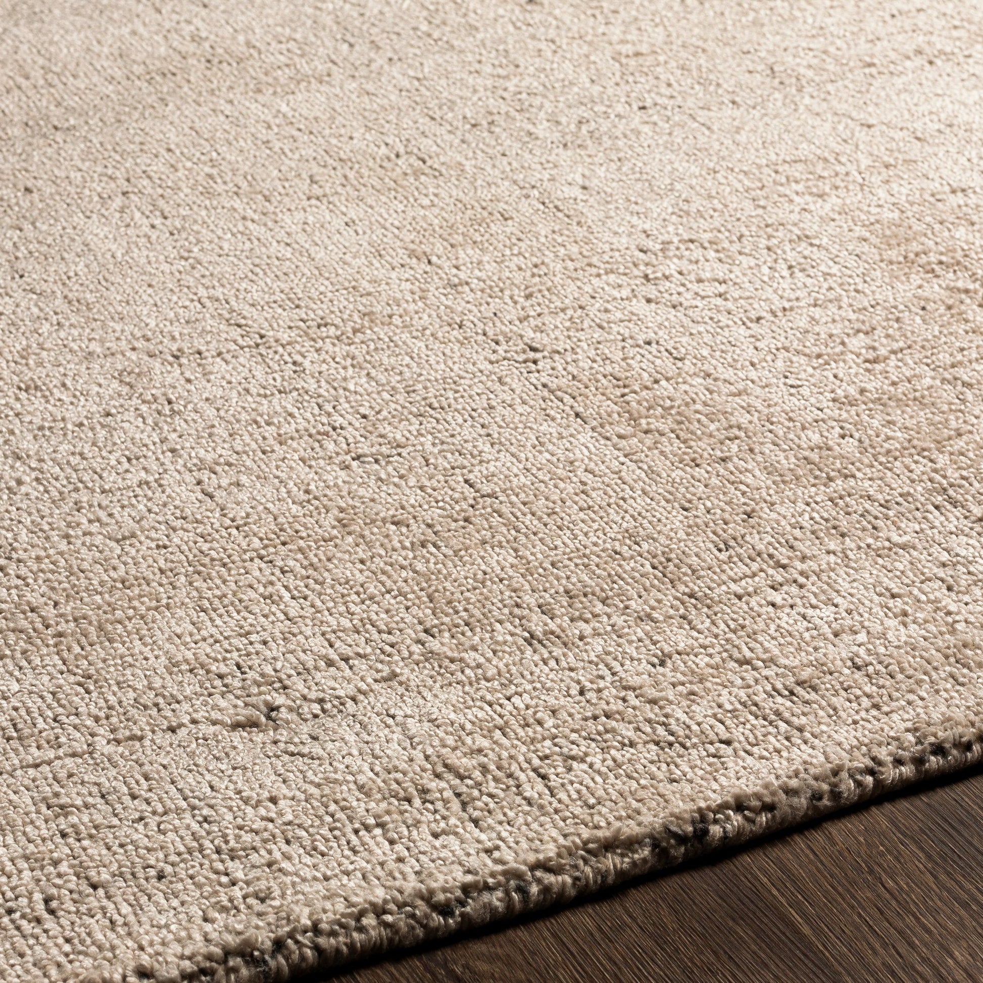 Helen HLE-2304 Rug by Surya. Made from 50% viscose, 50% wool in a unique style.