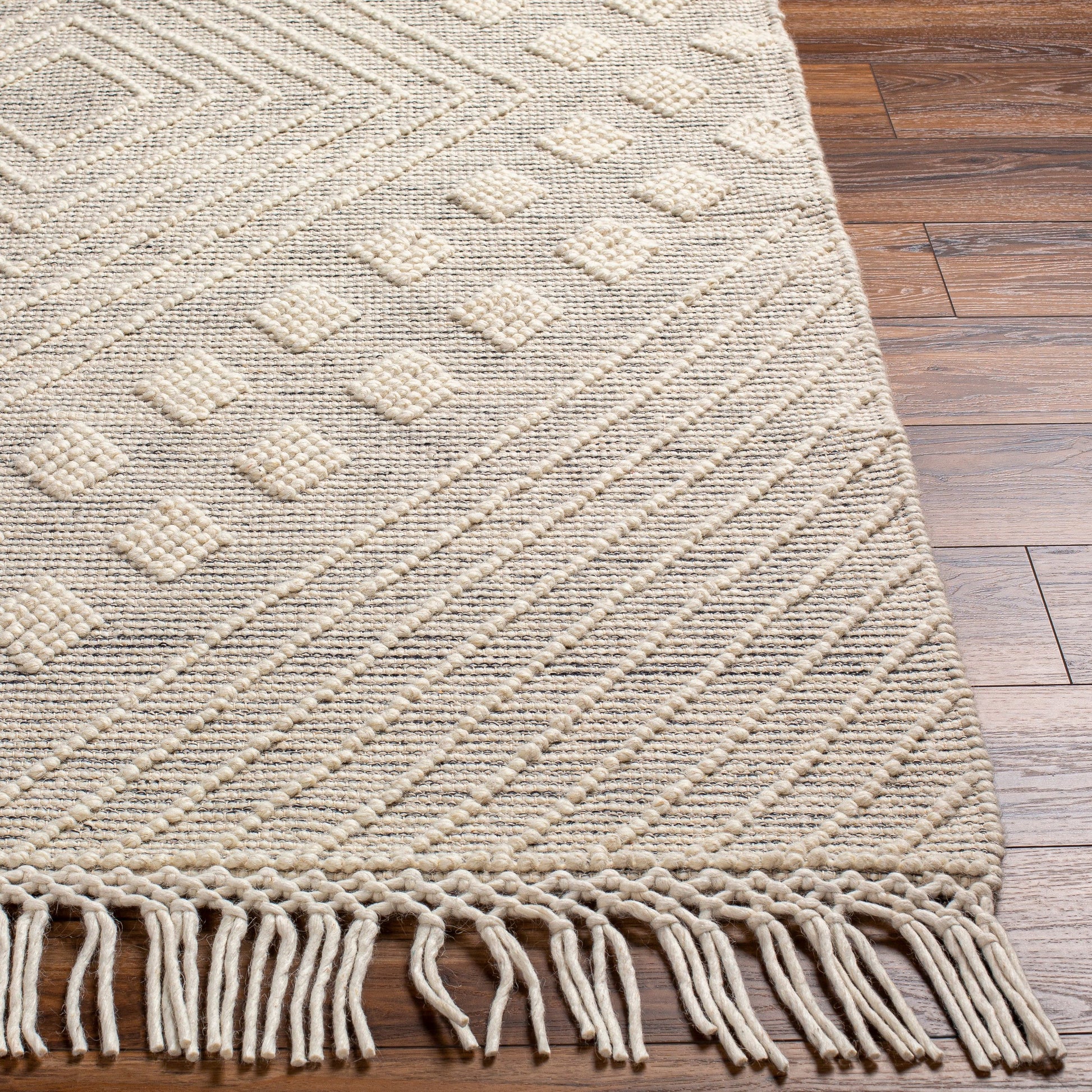 Hemingway HMG-2306 Rug by Livabliss in ivory, black. Made from 60% wool, 40% polyester in a unique style.