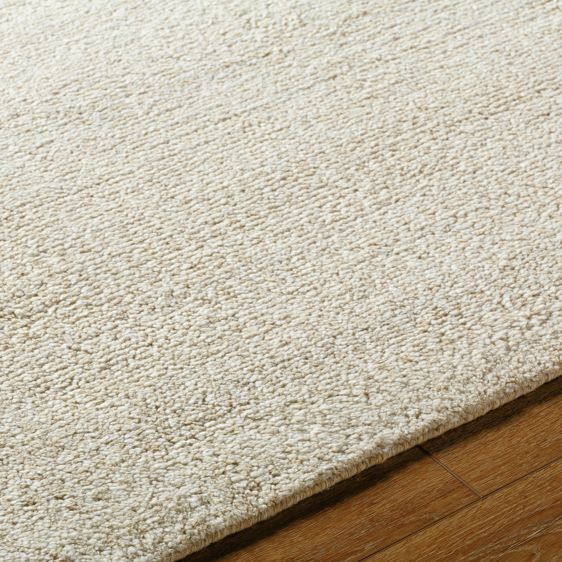 Hoffenheim Rug - 529119 by Surya in light silver, pearl. Made from wool, nylon in a unique style.