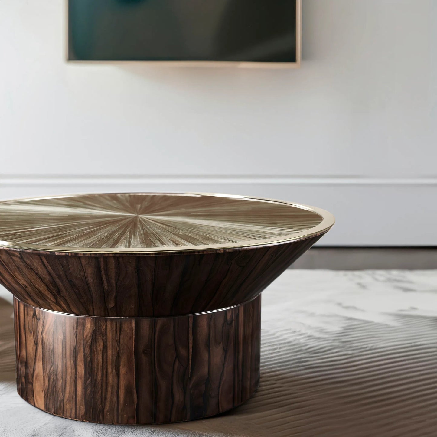 007 SI-2535773 | Lifestyle | Terra Round Cocktail Table by Jonathan Charles in natural straw. Made from main straw in a unique style.