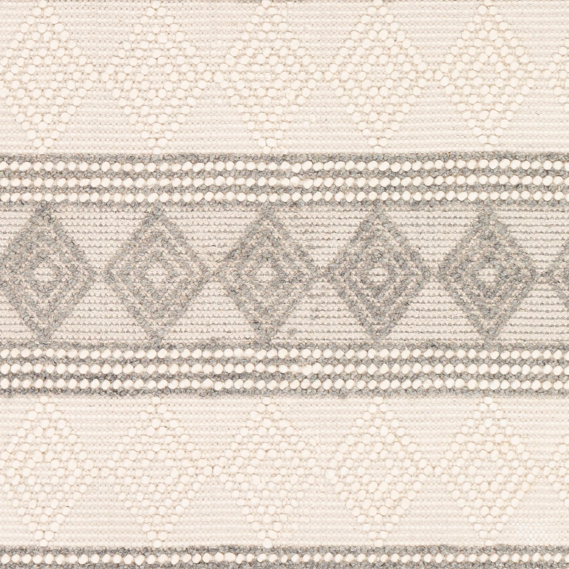 Hygge Rug - 23225 by Livabliss. Made from 100% wool in a unique style.