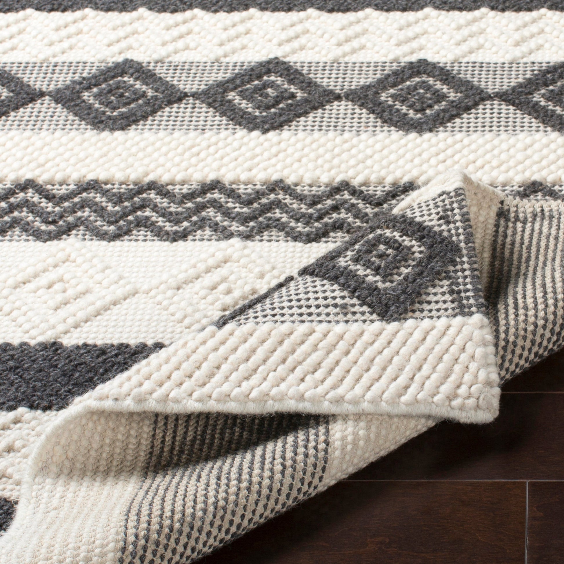 Hygge HYG-2301 Rug by Surya in black, white. Made from 100% wool in a unique style.