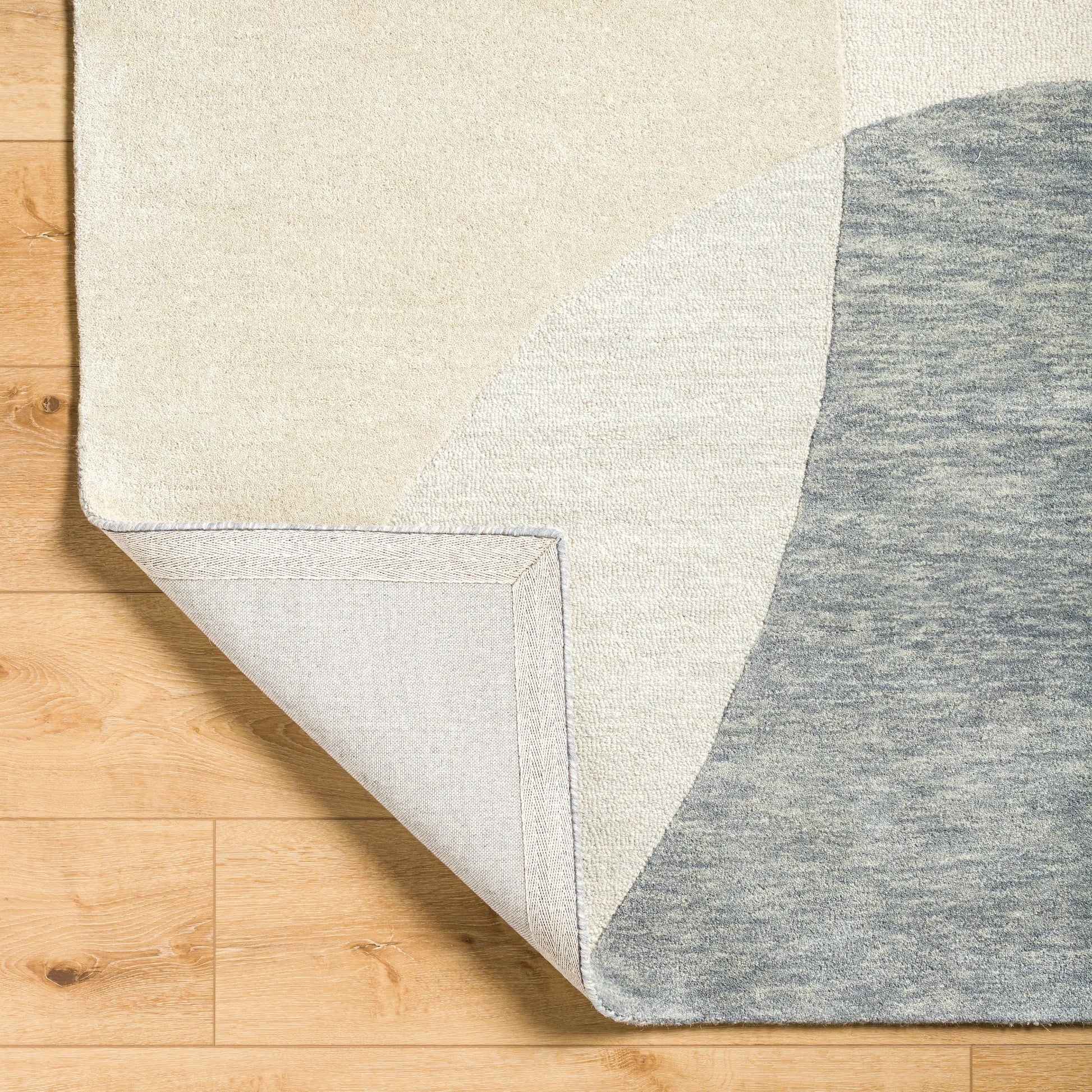 Isabel Rug - 17267 by Livabliss. Made from face: 100% wool in a unique style.