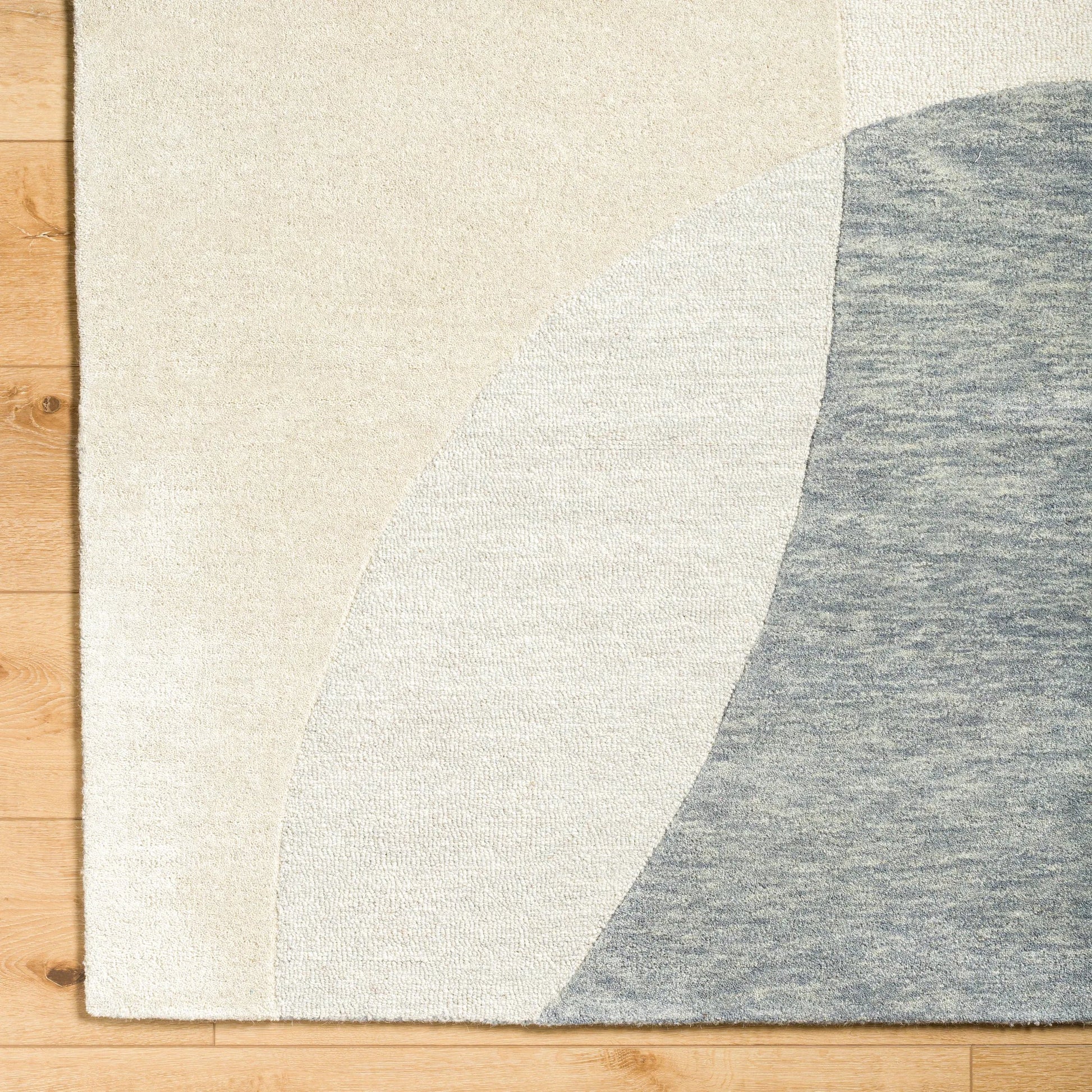 Isabel Rug - 17267 by Livabliss. Made from face: 100% wool in a unique style.
