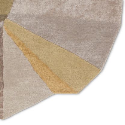 Iconic ICO14 Rug by Jaipur Living in tan, green. Made from 60% wool 40% viscose in a unique style.