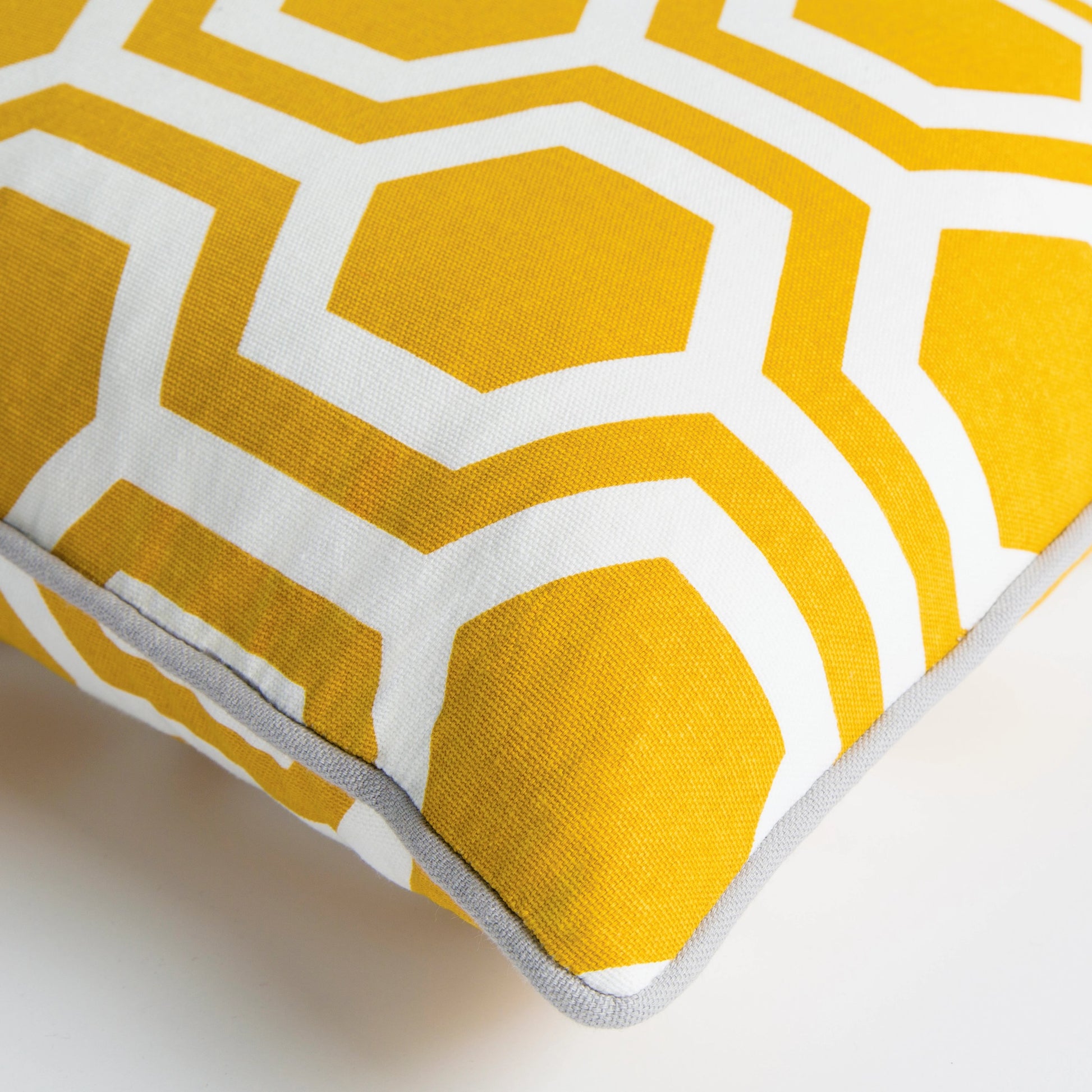 Inga Pillow - 10270 by Surya. Made from 100% cotton in a modern style.