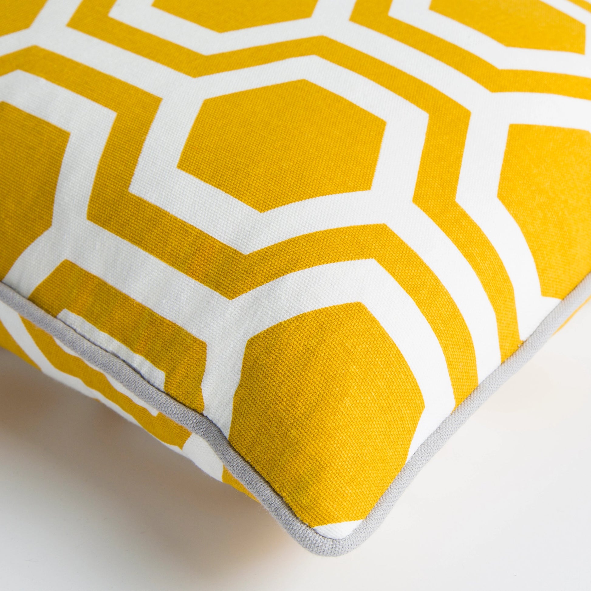 Inga Pillow - 10270 by Surya. Made from 100% cotton in a modern style.