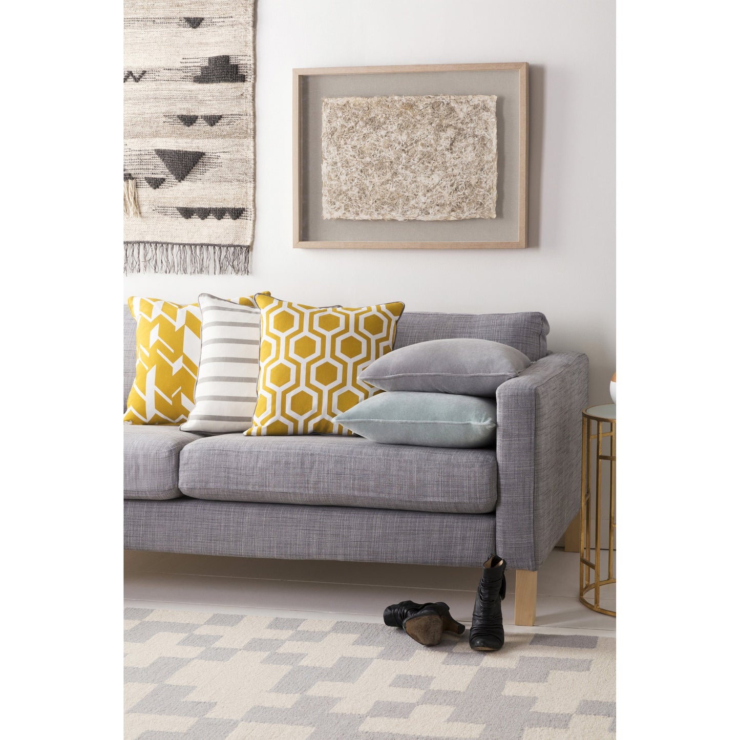 011 S-346634,S-346635 | Lifestyle | Inga Pillow - 10270 by Surya. Made from 100% cotton in a modern style.