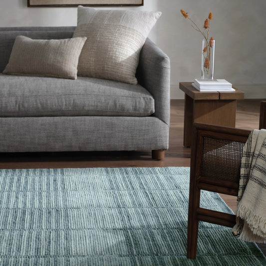 In The Distance ITD03 Rug by Jaipur Living in blue. Made from 100% wool in a unique style.