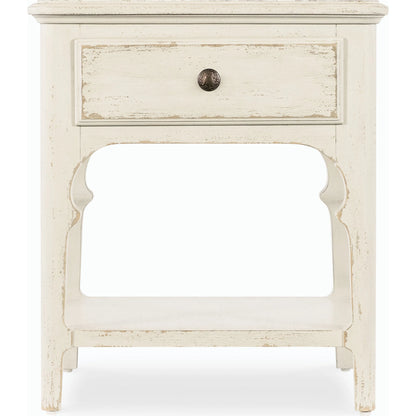 Americana End Table by Hooker Furniture in worn white. Made from oak veneers with solid-wood edge top in a cottage & farmhouse style.