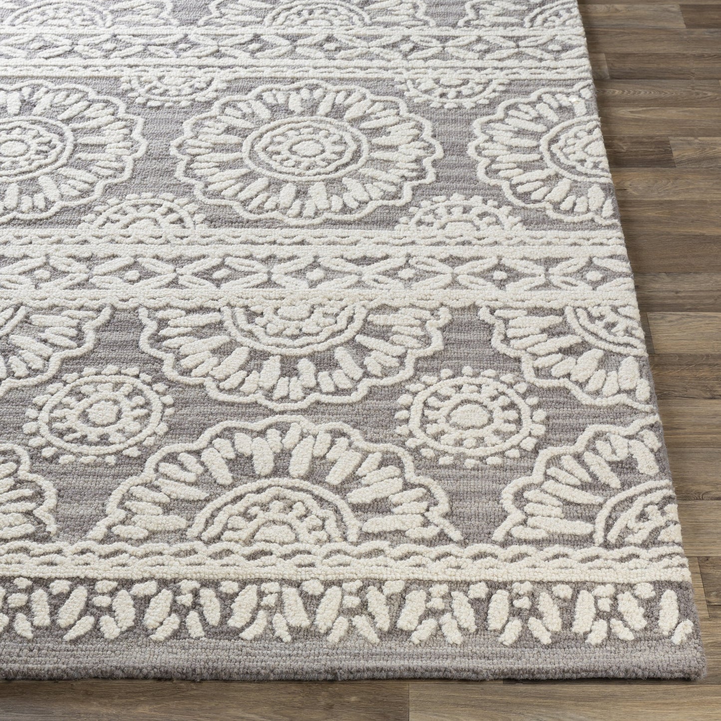 004 SR-827022 | Closeup | Izmir Rug - 24428 by Surya in charcoal, light gray, ivory. Made from 100% wool in a unique style.
