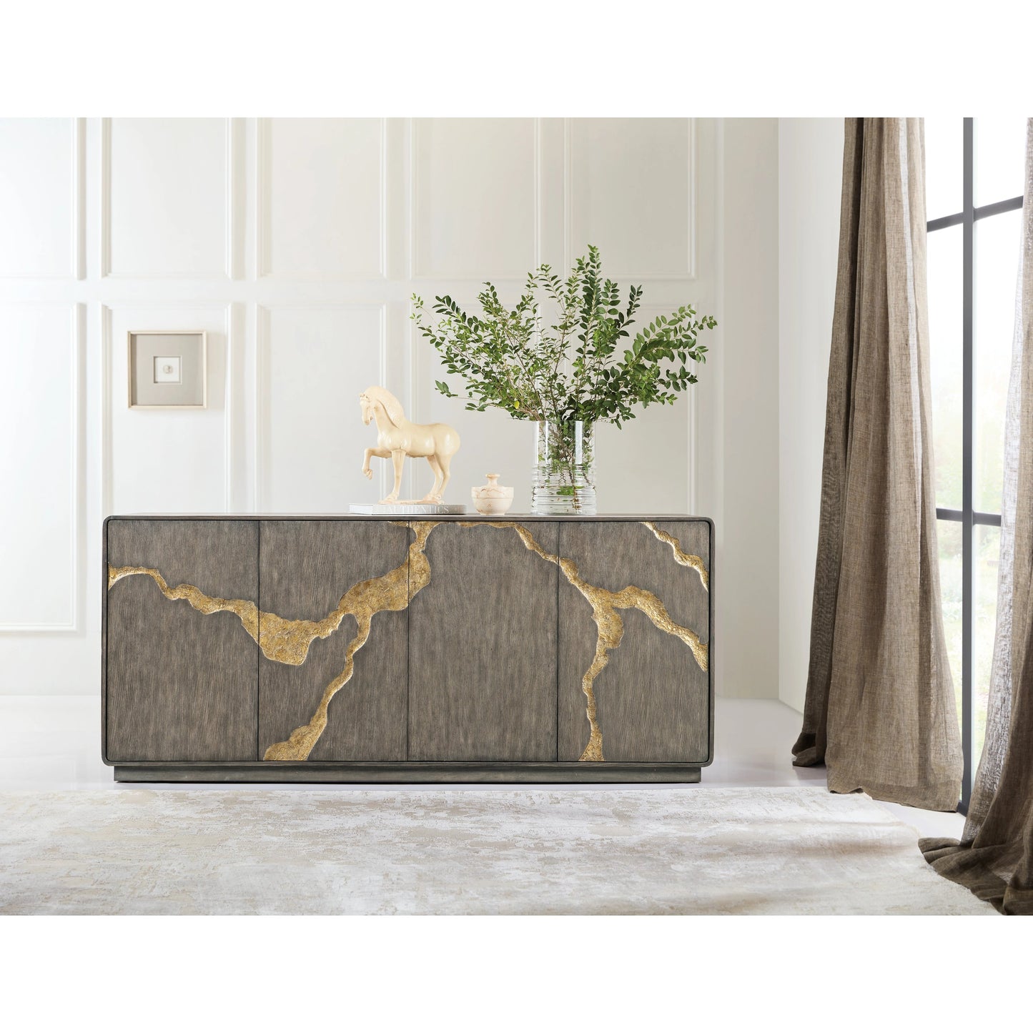 006 SI-2133593 | Lifestyle | Melange Fissured Entertainment Credenza by Hooker Furniture in dark wood. Made from oak veneers in a modern style.