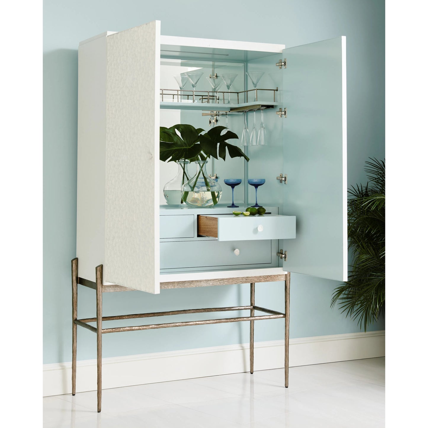 007 SI-2186265 | Lifestyle | Water Pelagic Cast Metal Bar by Jonathan Charles in bleached oak. Made from oak, cast metal, marble in a modern style.
