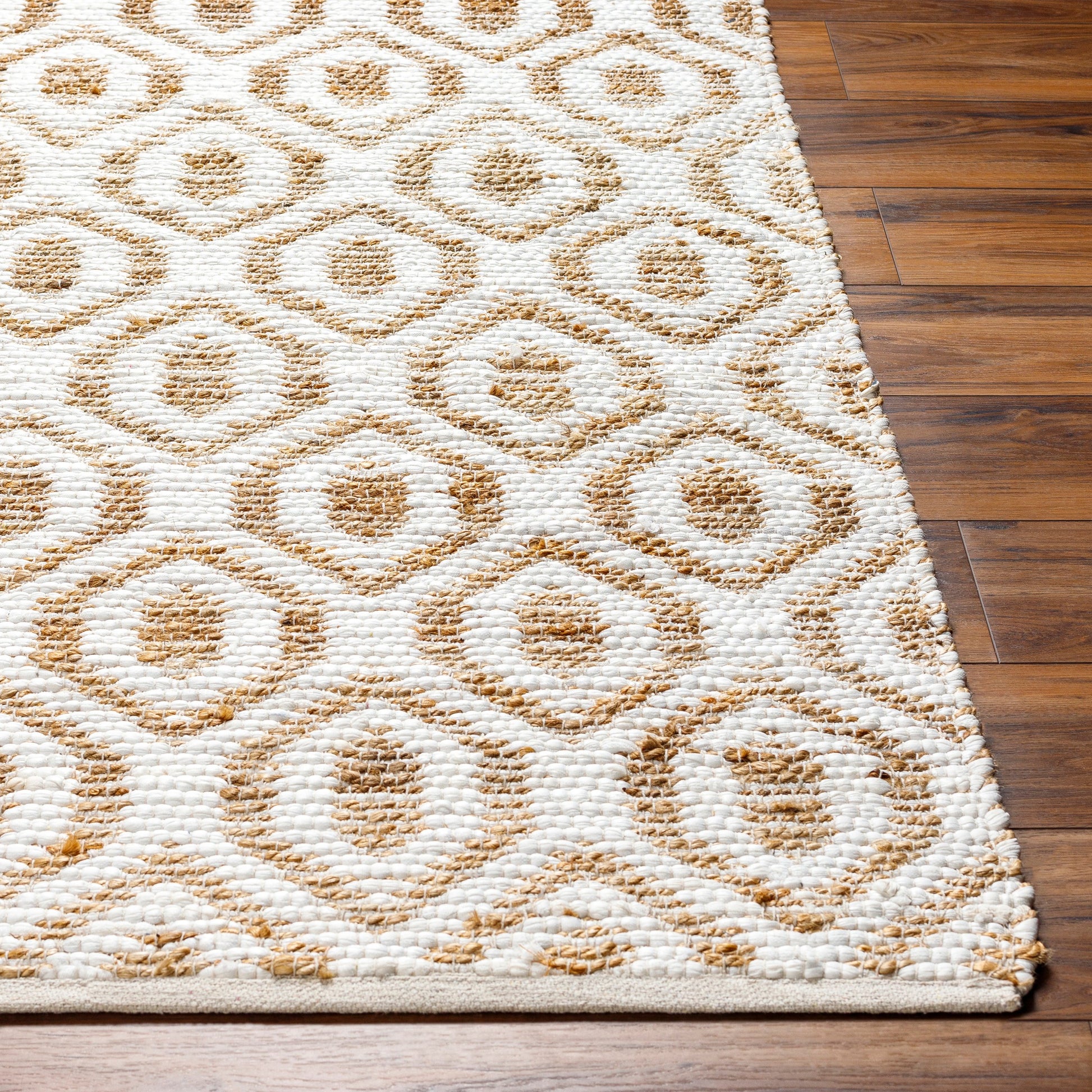 Jean Rug - 32472 by Livabliss. Made from main: 60% recycled fabric, main: 40% jute in a unique style.