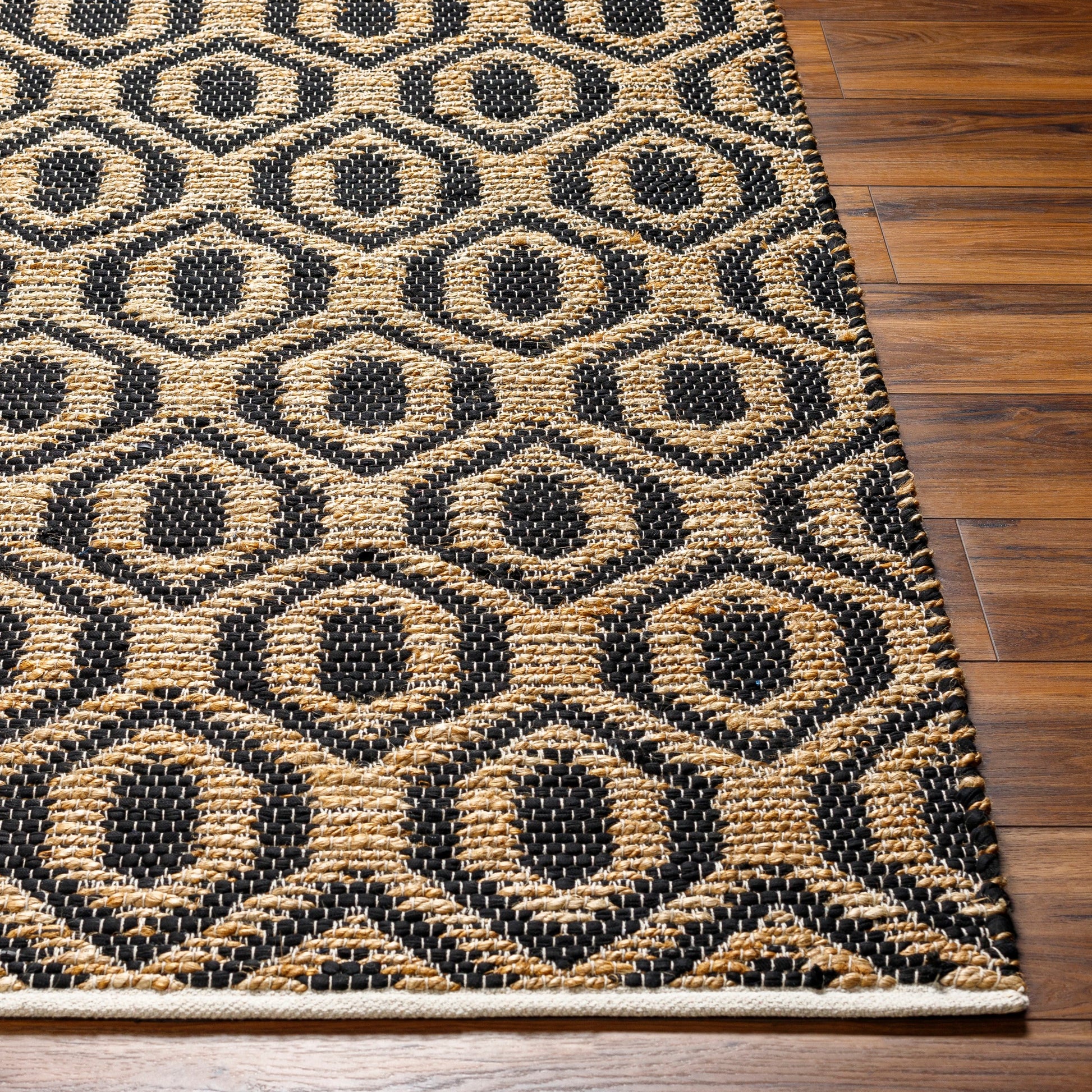 Jean Rug - 32472 by Livabliss. Made from main: 60% recycled fabric, main: 40% jute in a unique style.