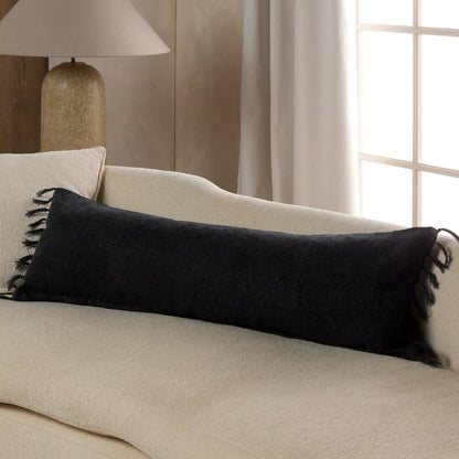 Jemina JEM01 Pillow by Jaipur Living. Made from 100% linen in a coastal style.