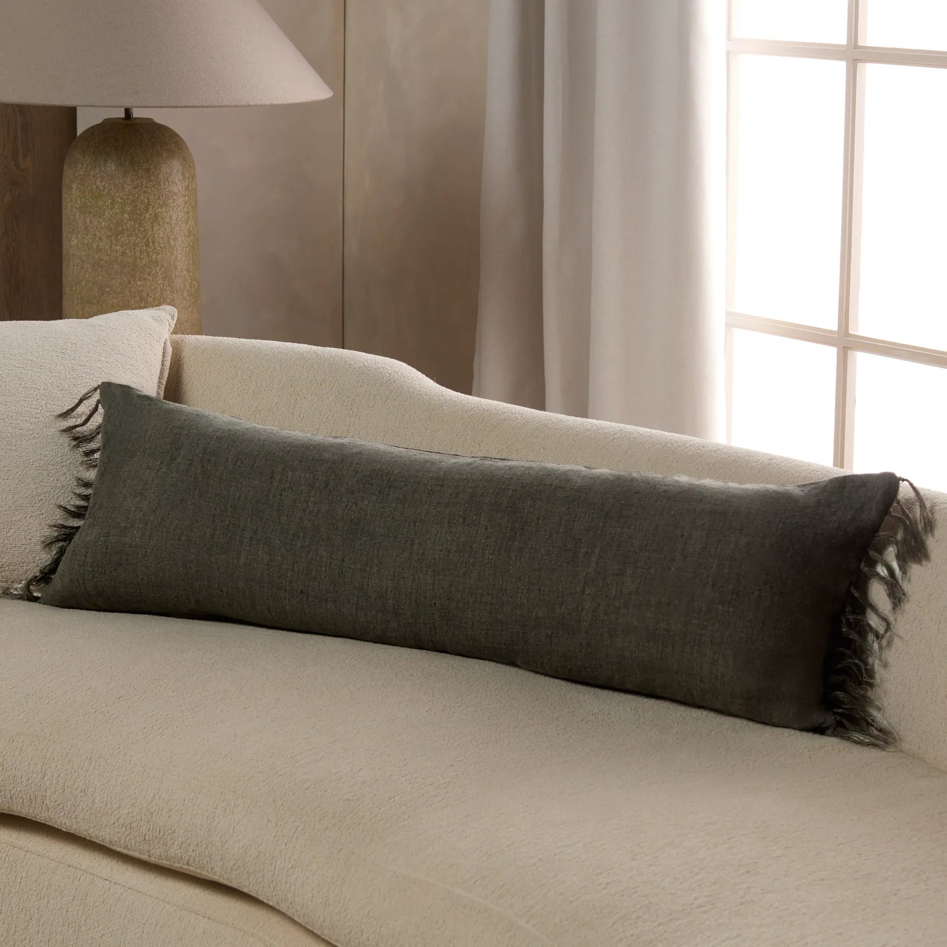 Jemina JEM01 Pillow by Jaipur Living. Made from 100% linen in a coastal style.