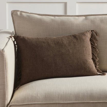 Jemina JEM01 Pillow by Jaipur Living. Made from 100% linen in a coastal style.
