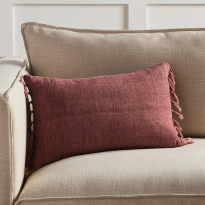 Jemina JEM01 Pillow by Jaipur Living. Made from 100% linen in a coastal style.