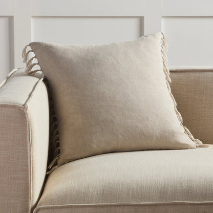 Jemina JEM01 Pillow by Jaipur Living. Made from 100% linen in a coastal style.