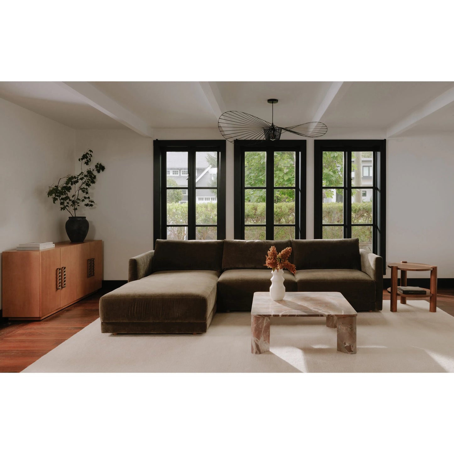 033 SI-2253626 | Lifestyle | Bryn Sectional by Moe's Home Collection. Made from unique in a transitional style.
