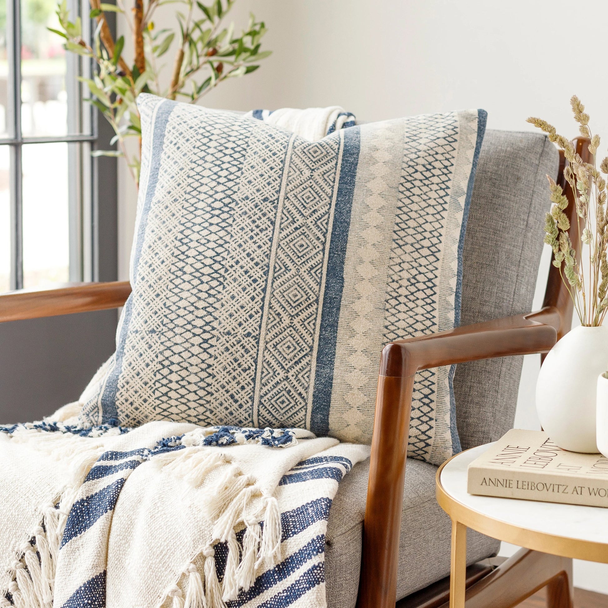 Janya Pillow - 17107 by Livabliss. Made from 100% cotton in a eclectic & global style.