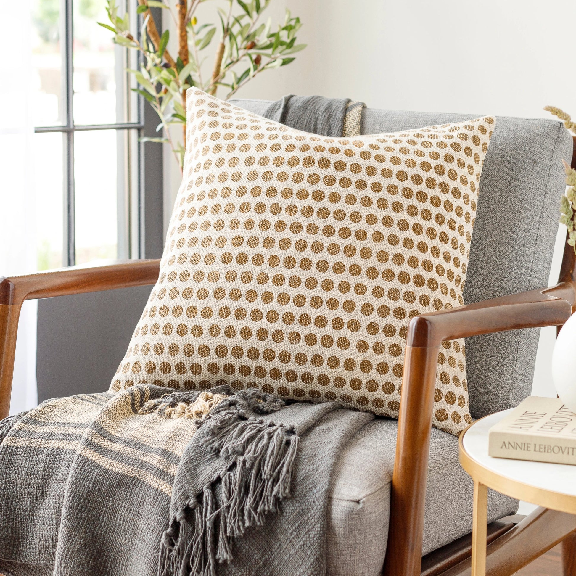 Janya Pillow - 14201 by Livabliss. Made from 100% cotton in a unique style.