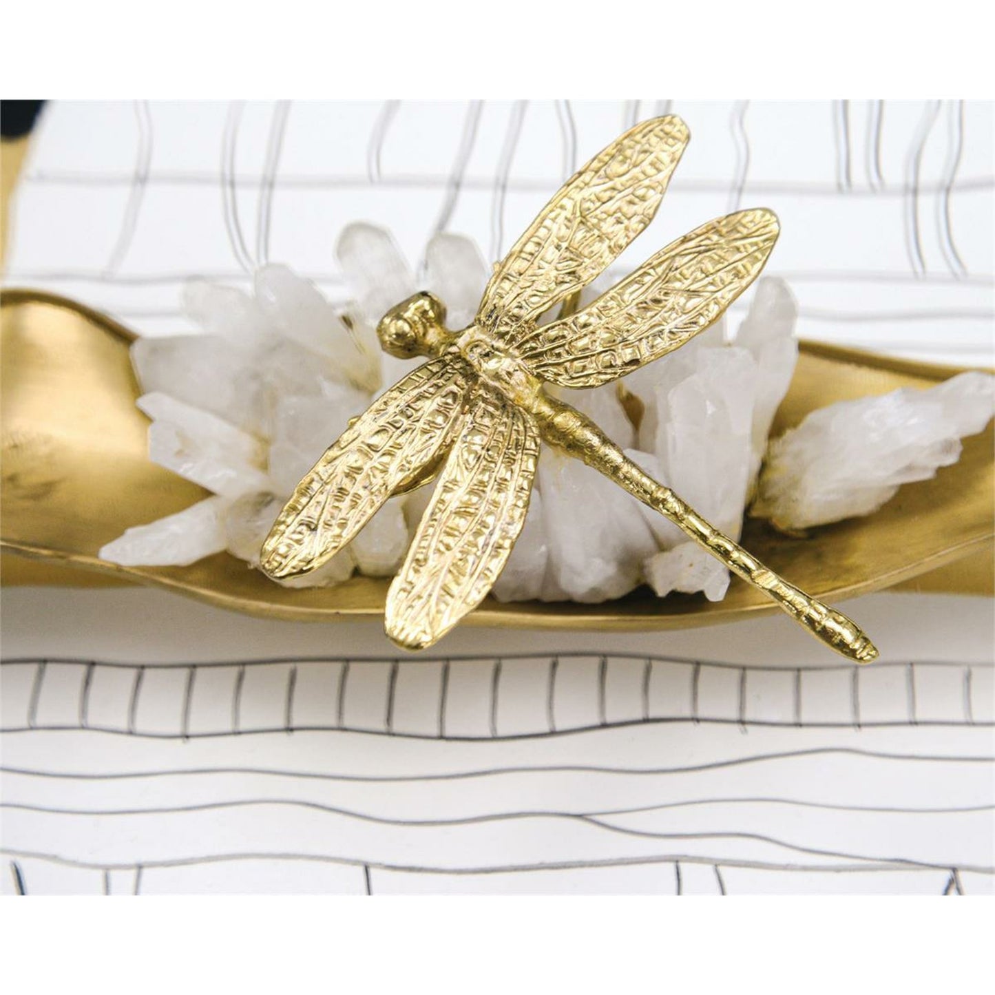 002 SR-863727 | Closeup | Dragonfly Box by John-Richard in black, brass, gold, white. Made from brass in a modern style.