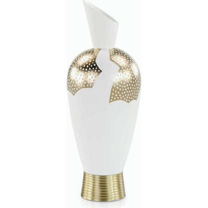 Stellaris Vase by John-Richard. Made from unique in a modern style.