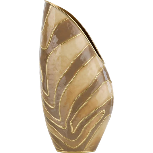 Origo Vase by John-Richard. Made from unique in a unique style.